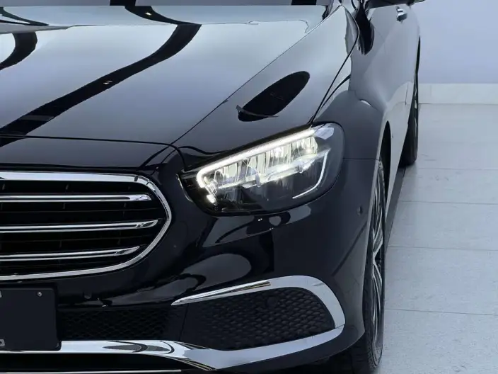 Mercedes-Benz E-Class PHEV 2022 Model E 350 e L sedan – фото 5