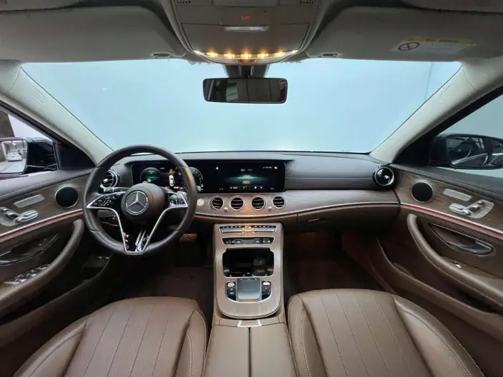 Mercedes-Benz E-Class PHEV 2022 Model E 350 e L sedan – фото 7