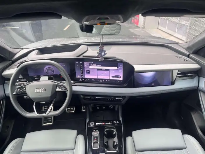 AUDI Q6L e-tron 2026 Model First Edition Pilot Edition – фото 9