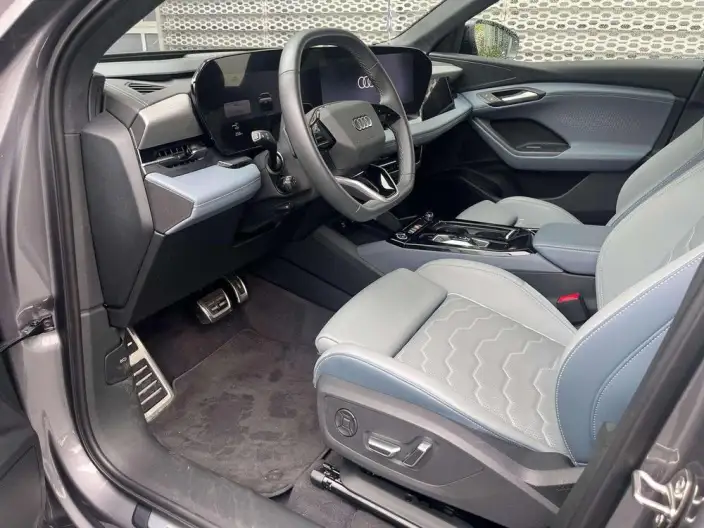 AUDI Q6L e-tron 2026 Model First Edition Pilot Edition – фото 10