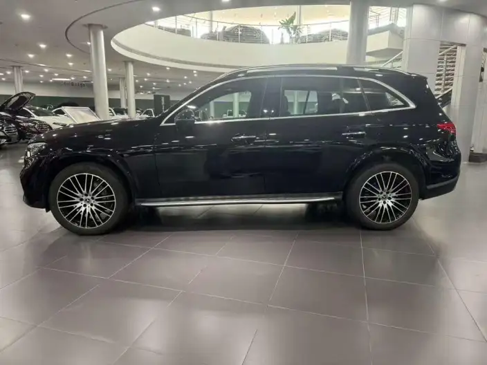 Mercedes-Benz GLC 2025 Model GLC 300 L 4MATIC Luxury Model 5 seat – фото 4