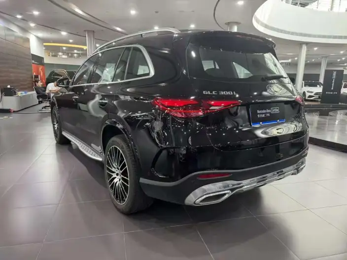 Mercedes-Benz GLC 2025 Model GLC 300 L 4MATIC Luxury Model 5 seat – фото 5