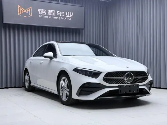 Mercedes-Benz A-class 2023 Model A 180 L – фото 3