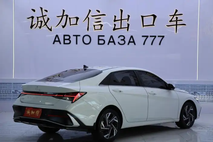 Hyundai Ioniq 2023 Model 1.5L CVT LUX Premium Edition – фото 6