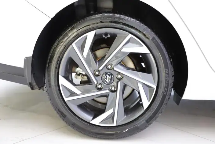 Hyundai Ioniq 2023 Model 1.5L CVT LUX Premium Edition – фото 7