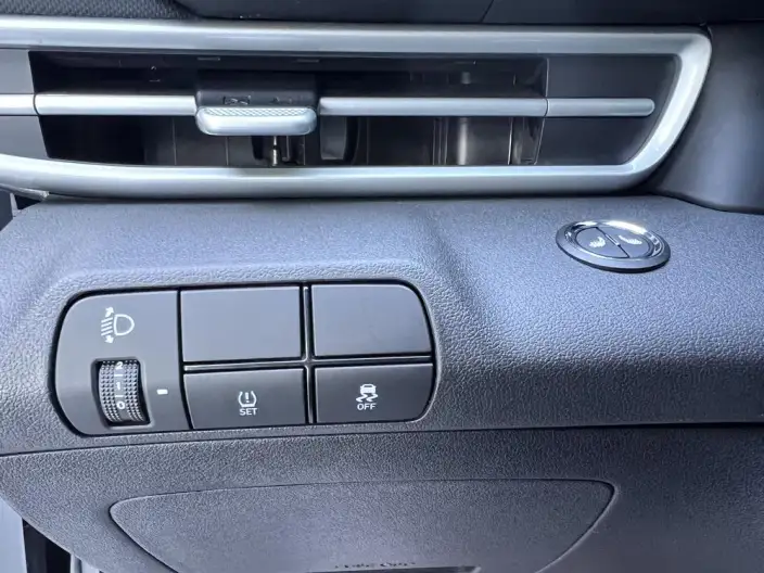 Hyundai Ioniq 2023 Model 1.5L CVT GLX Elite Edition – фото 8