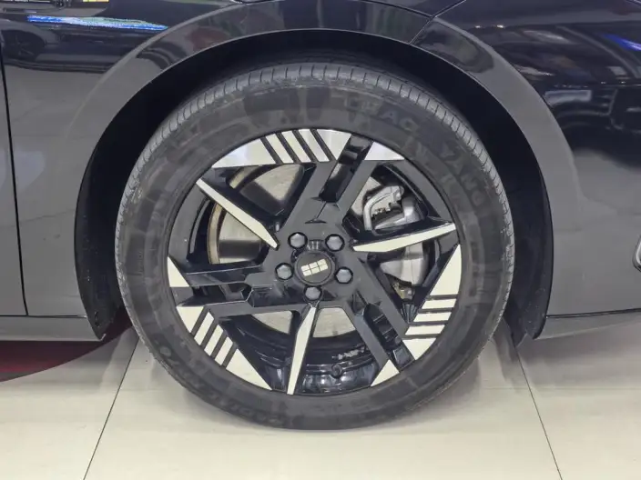 Geely Galaxy E8 2024 Model 550km PRO – фото 6