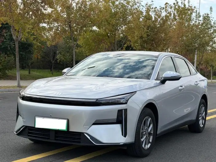 Geely Galaxy L6 2025 Model 1.5 EM-i DHT 60KM Voyage Edition