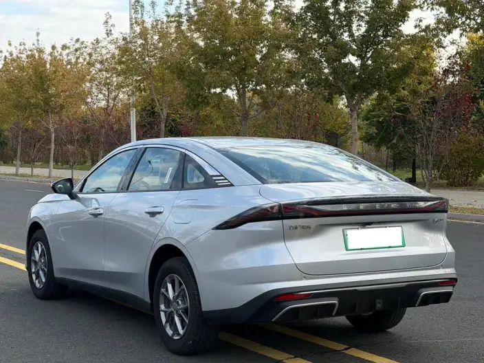 Geely Galaxy L6 2025 Model 1.5 EM-i DHT 60KM Voyage Edition
