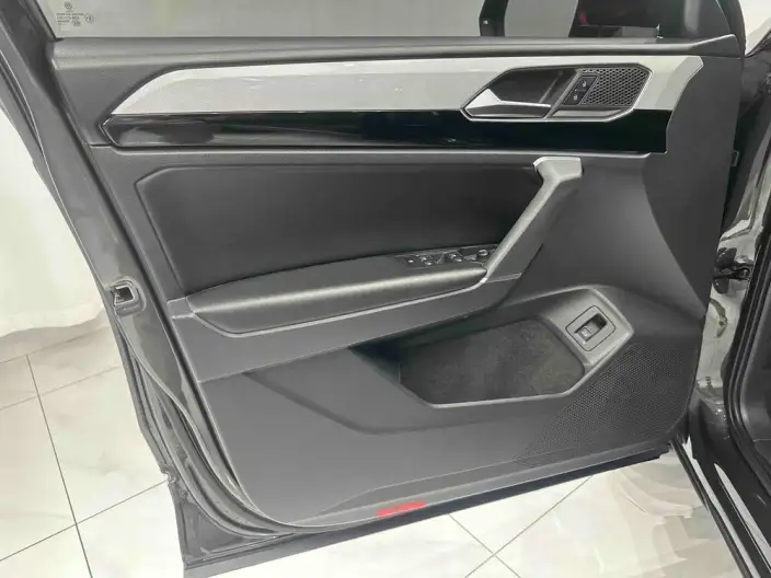 Volkswagen Tayron 2022 Model 280TSI 2WD Luxury Zhilian Edition – фото 8