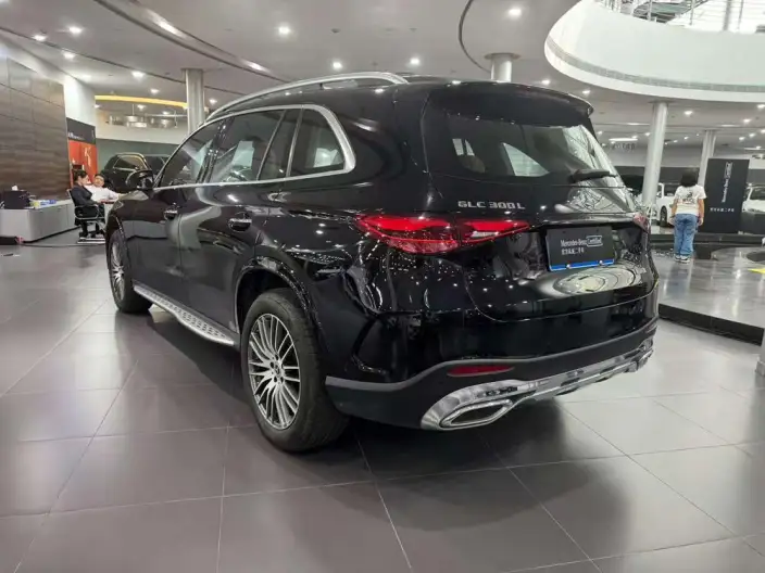 Mercedes-Benz GLC 2025 Model Facelift GLC 300 L 4MATIC Dynamic Model 5 seat – фото 5