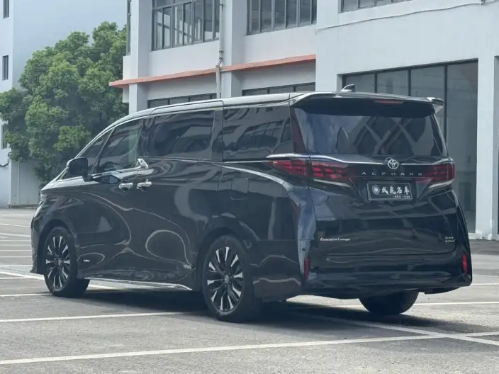 Elfa 2023 Model 2.5L Intelligent Hybrid 4WD Premium Edition – фото 3