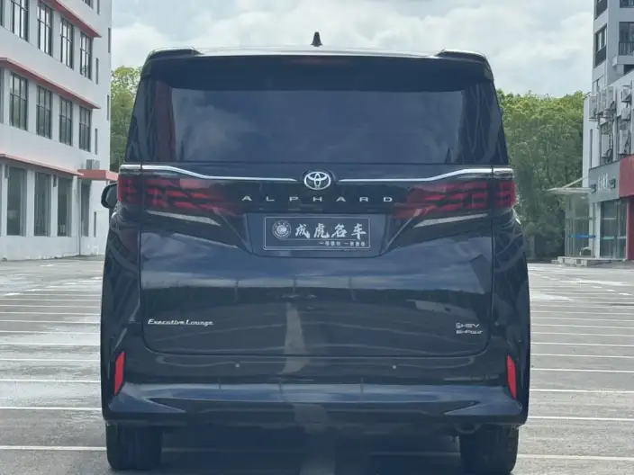 Elfa 2023 Model 2.5L Intelligent Hybrid 4WD Premium Edition – фото 4