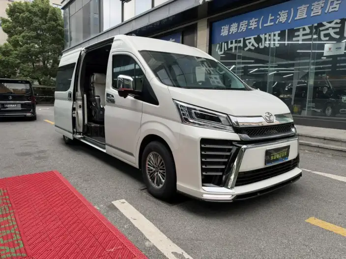 Hiace 2024 Model 3.5L Automatic Rear Drive 7 seat Parallel Imported – фото 3