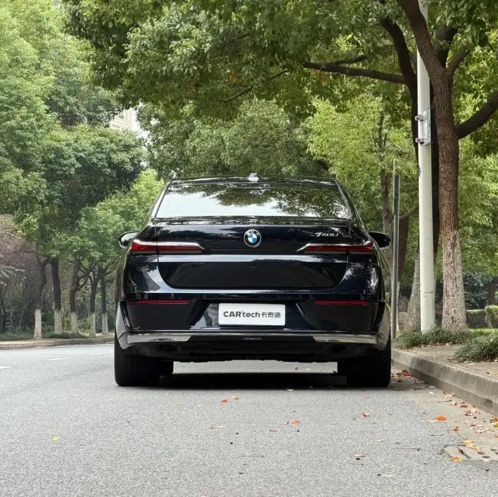 BMW 7 Series 2023 Model 735Li Luxury Set – фото 5