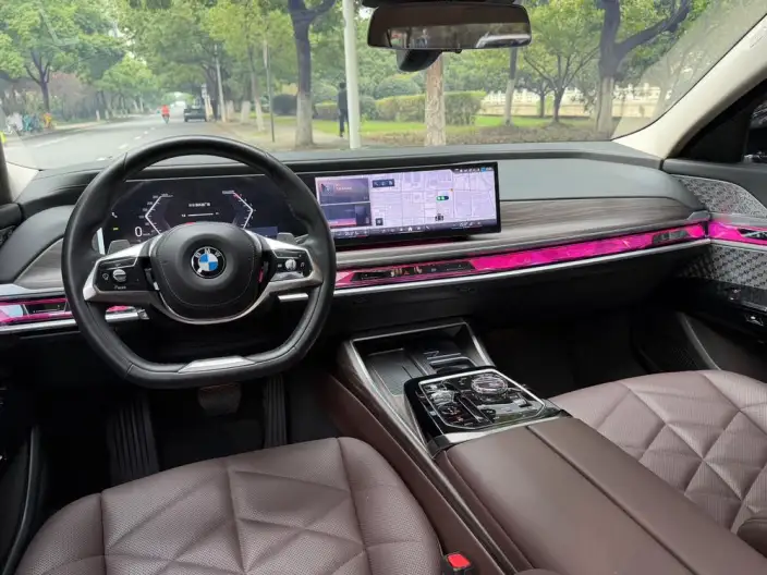 BMW 7 Series 2023 Model 735Li Luxury Set – фото 9