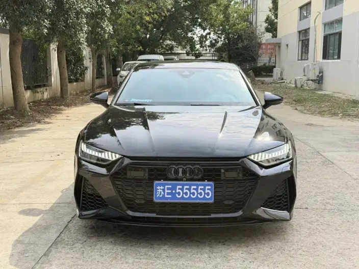 Audi A7 2023 Model 55 TFSI quattro Exclusive Model – фото 2