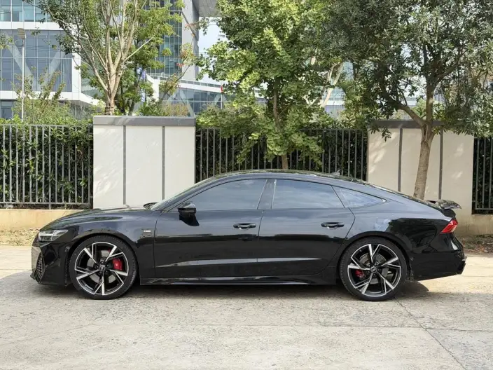 Audi A7 2023 Model 55 TFSI quattro Exclusive Model – фото 4