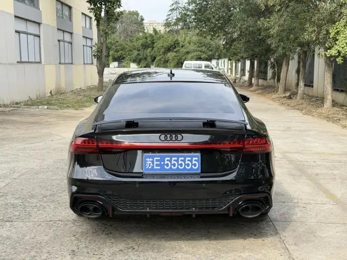Audi A7 2023 Model 55 TFSI quattro Exclusive Model – фото 6