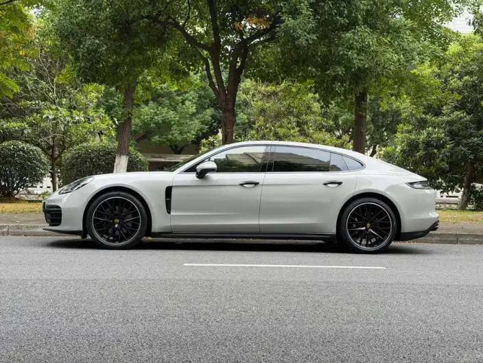 Panamera 2023 Model Panamera Executive Extended Platinum Edition 2.9T – фото 4