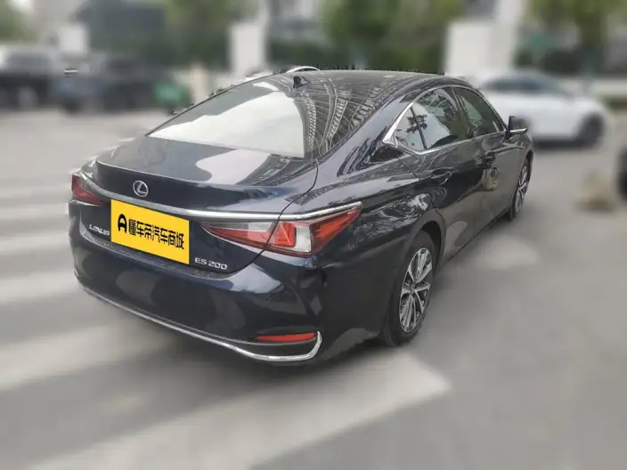 Lexus ES 2022 Model 200 Superior Edition – фото 2