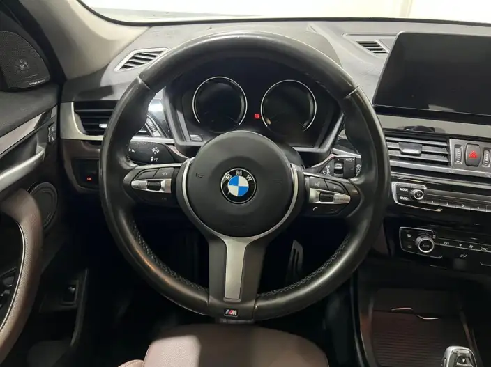 BMW X1 2022 Model sDrive25Li Leading Model – фото 9