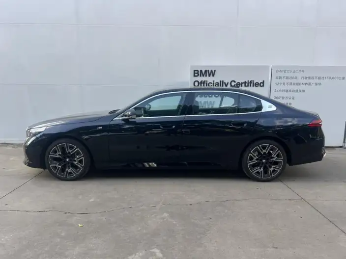 BMW 5 Series 2025 Model Facelift 530Li Exclusive Model M Sports Set – фото 3