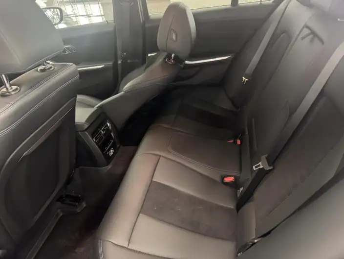 BMW 3 Series 2025 Model 330i 50th Anniversary Limited edition – фото 10