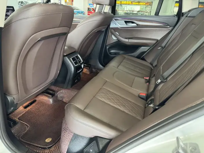 BMW X3 2023 Model xDrive30i Leading Model M Night Set – фото 9