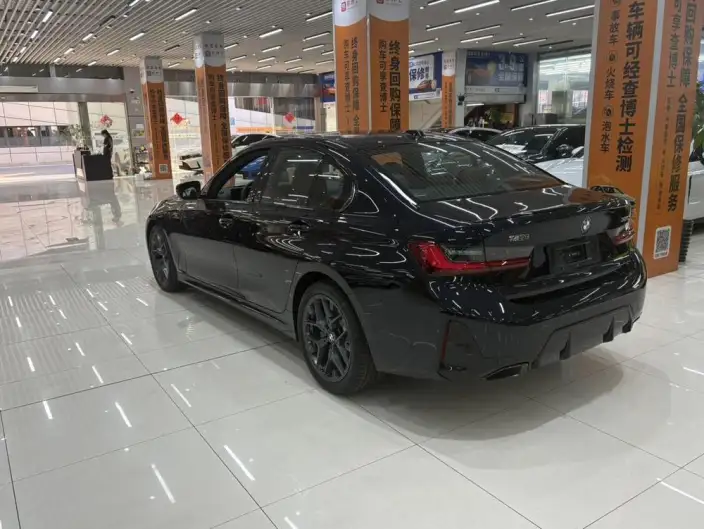 BMW 3 Series 2025 Model 330i M Sports Night Set – фото 4