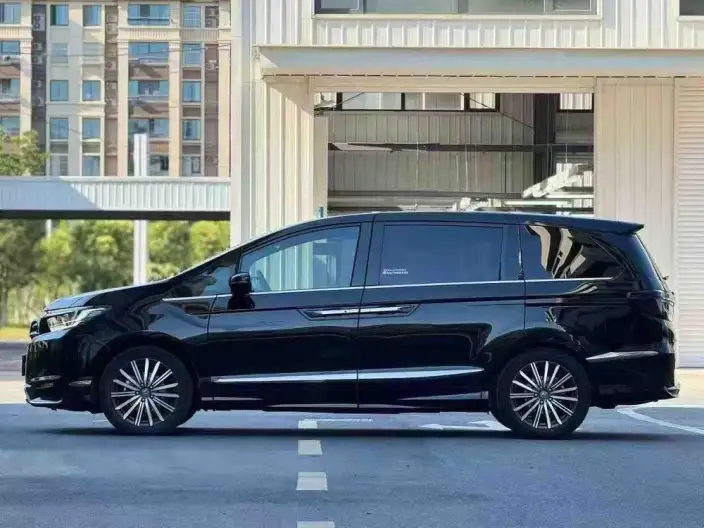 Honda Elysion 2022 Model 2.0L Hybrid Deluxe Edition – фото 3