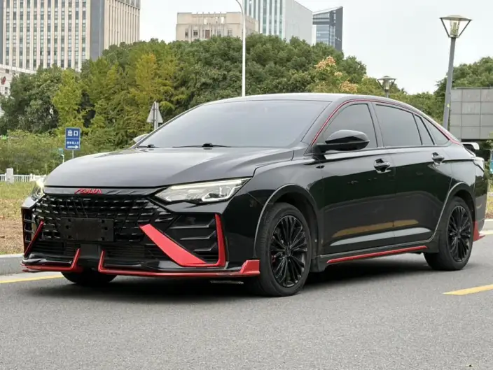 Yixuan Max 2022 Model 1.5T Dark Night Edge Edition