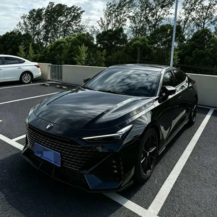 Changan UNI-V 2022 Model 1.5T Sports Edition – фото 1