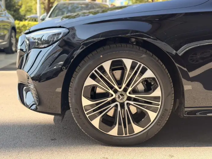 Mercedes-Benz E-Class 2026 Model E 300 L Luxury Model sedan – фото 4