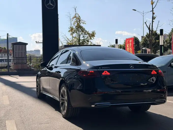 Mercedes-Benz E-Class 2026 Model E 300 L Luxury Model sedan – фото 5