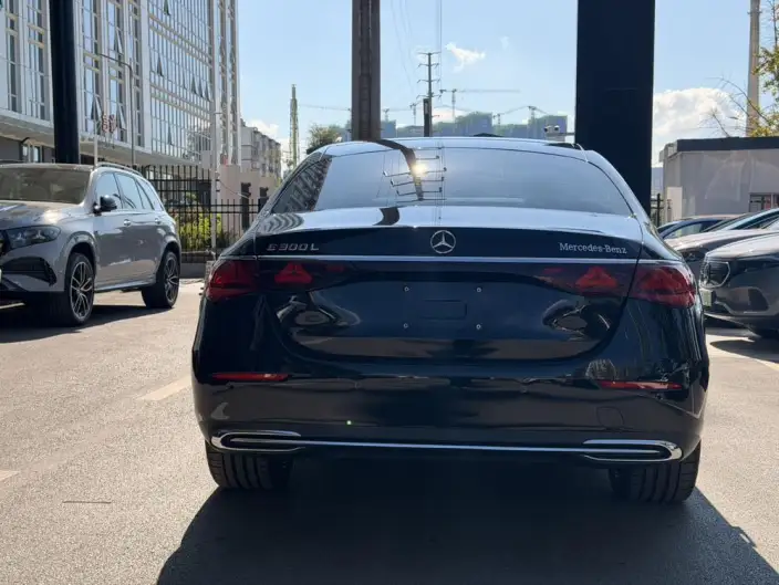 Mercedes-Benz E-Class 2026 Model E 300 L Luxury Model sedan – фото 6