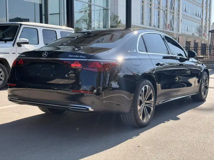 Mercedes-Benz E-Class 2026 Model E 300 L Luxury Model sedan – фото 7