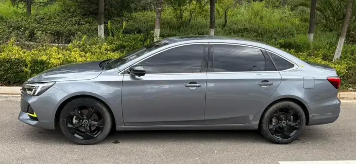 Roewe i6 MAX 2020 Model 300TGI Automatic Cool Edition – фото 4