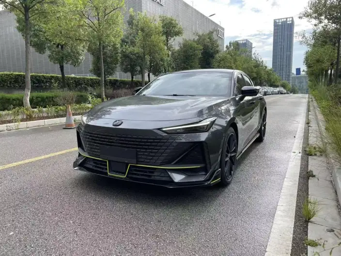 Changan UNI-V 2022 Model 1.5T Sports Edition – фото 1