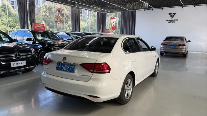 Volkswagen Lavida 2019 Model Voyage 1.5L Manual Fashion edition China VI – фото 3