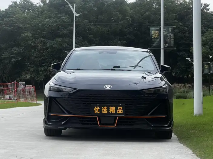 Changan UNI-V 2022 Model 1.5T Sports Edition – фото 2