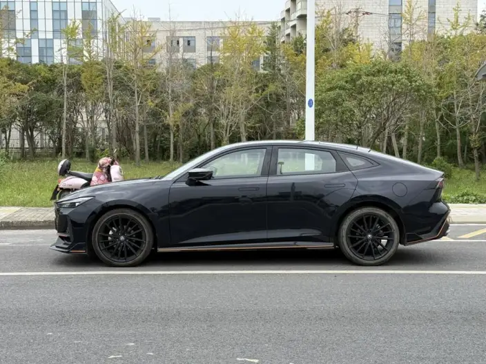 Changan UNI-V 2022 Model 1.5T Sports Edition – фото 4