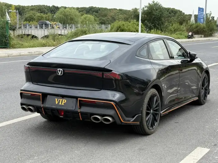 Changan UNI-V 2022 Model 1.5T Sports Edition – фото 7