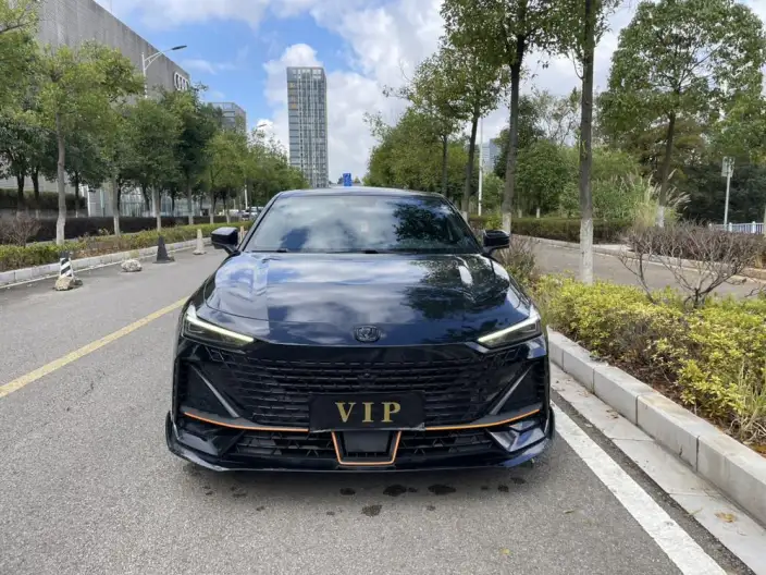 Changan UNI-V 2023 Model 1.5T Sports Edition – фото 2
