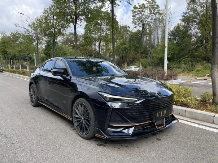 Changan UNI-V 2023 Model 1.5T Sports Edition – фото 3