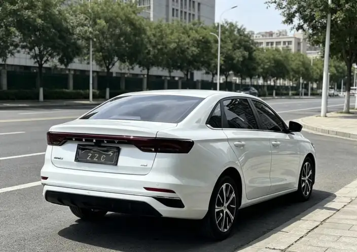 Geely Emgrand 2022 Model No. 4 Gen 1.5L CVT Luxury Model – фото 6