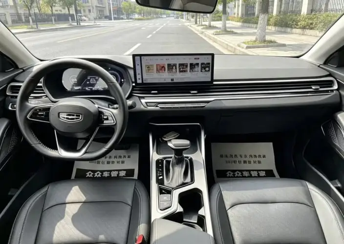 Geely Emgrand 2022 Model No. 4 Gen 1.5L CVT Luxury Model – фото 8