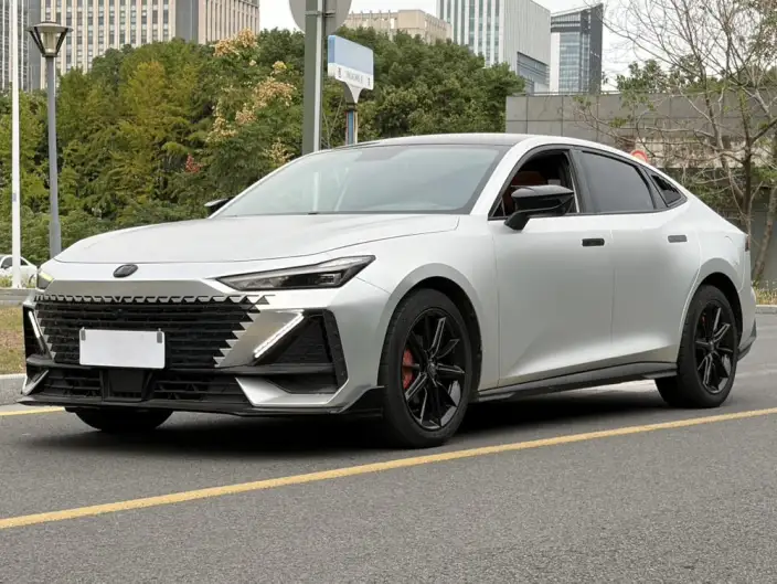 Changan UNI-V 2022 Model 1.5T Noble Model – фото 1