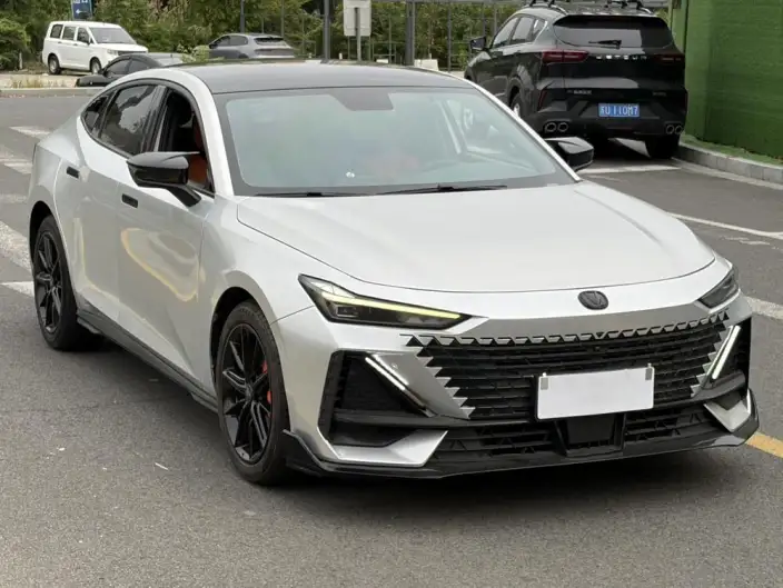 Changan UNI-V 2022 Model 1.5T Noble Model – фото 3