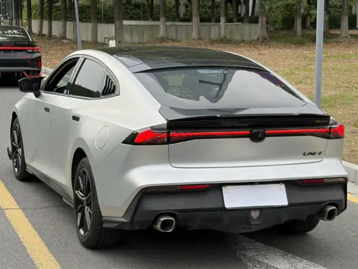 Changan UNI-V 2022 Model 1.5T Noble Model – фото 4